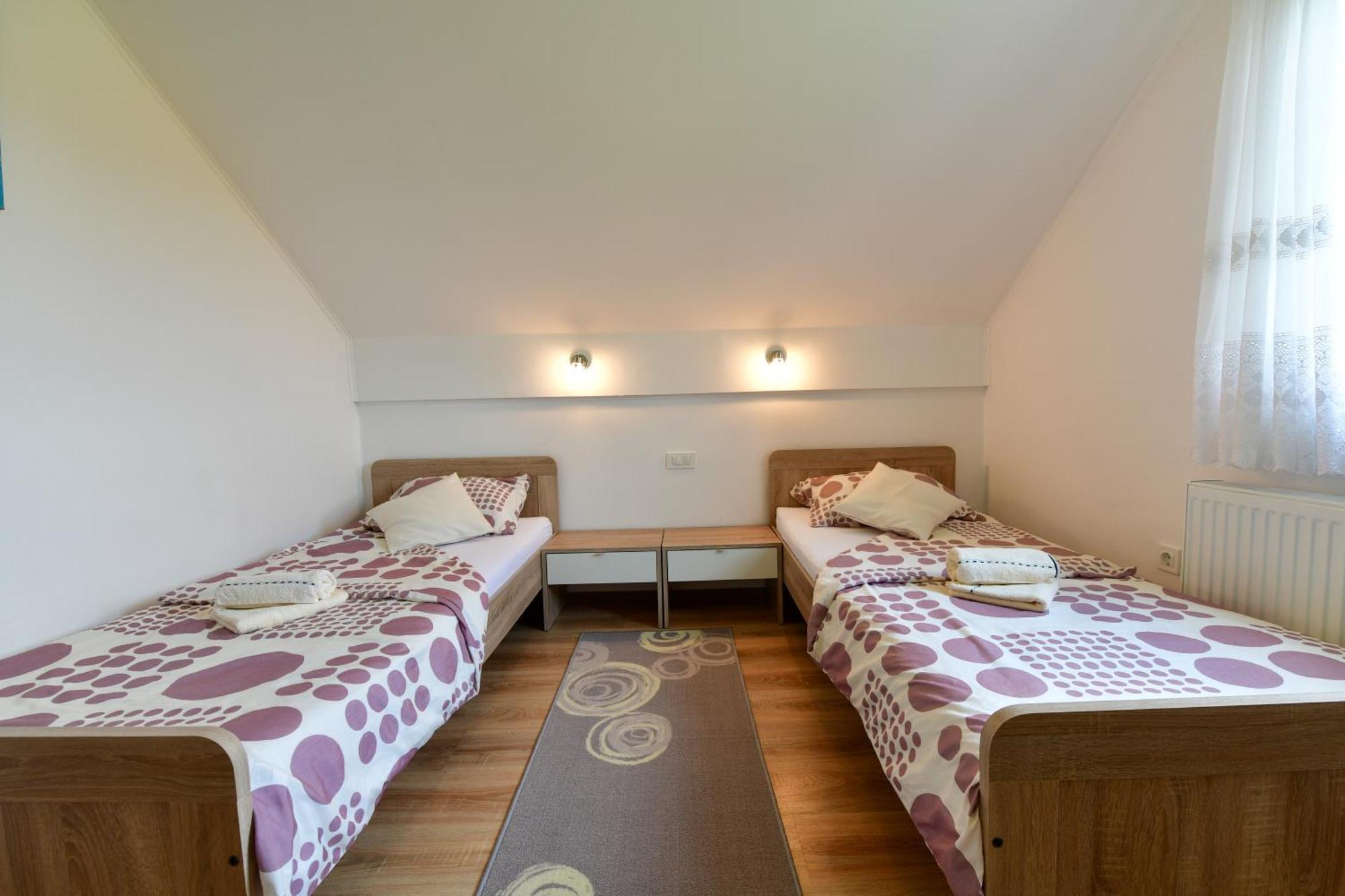 Apartment Ivano Rakovica Eksteriør bilde