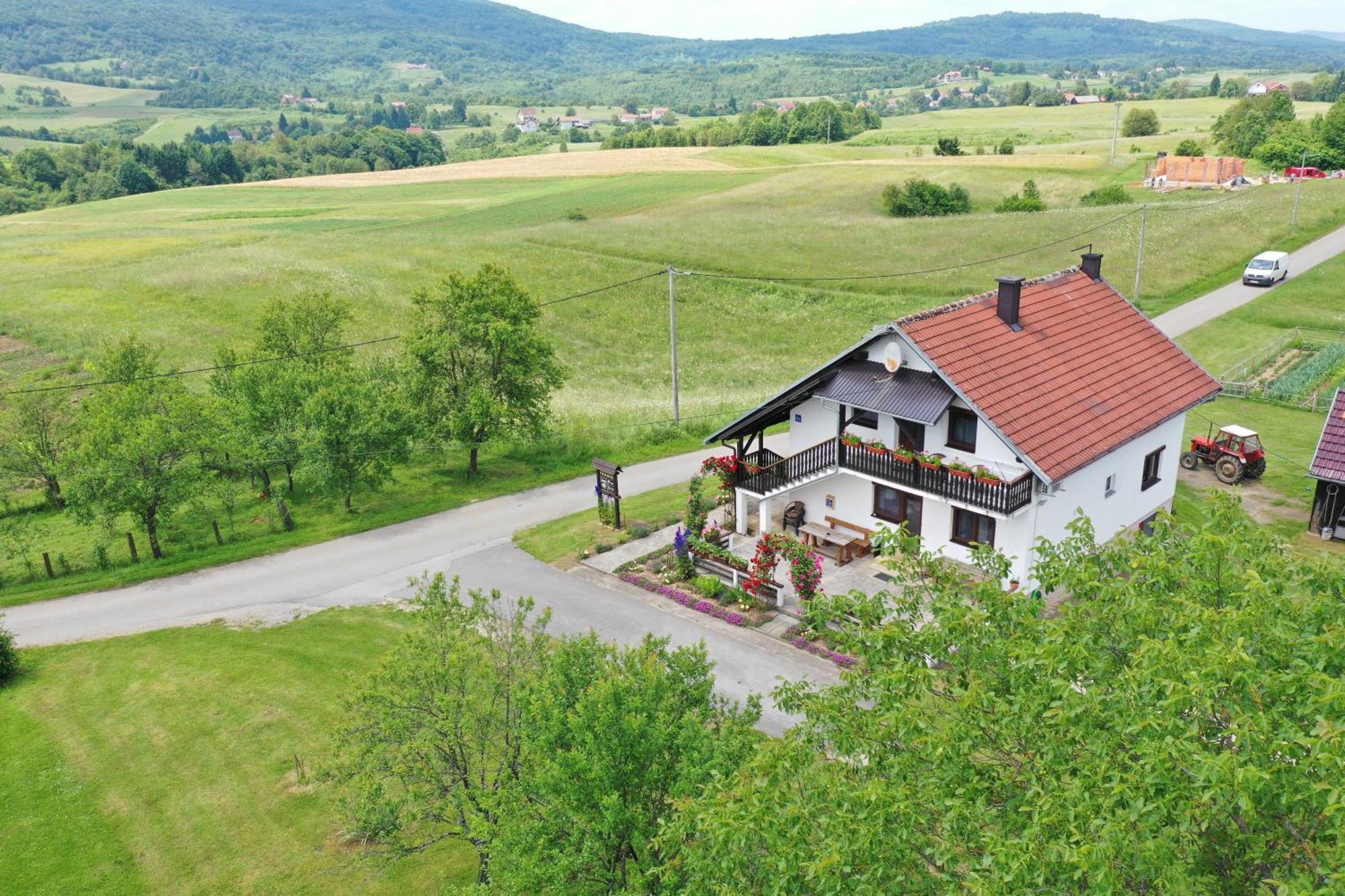 Apartment Ivano Rakovica Eksteriør bilde